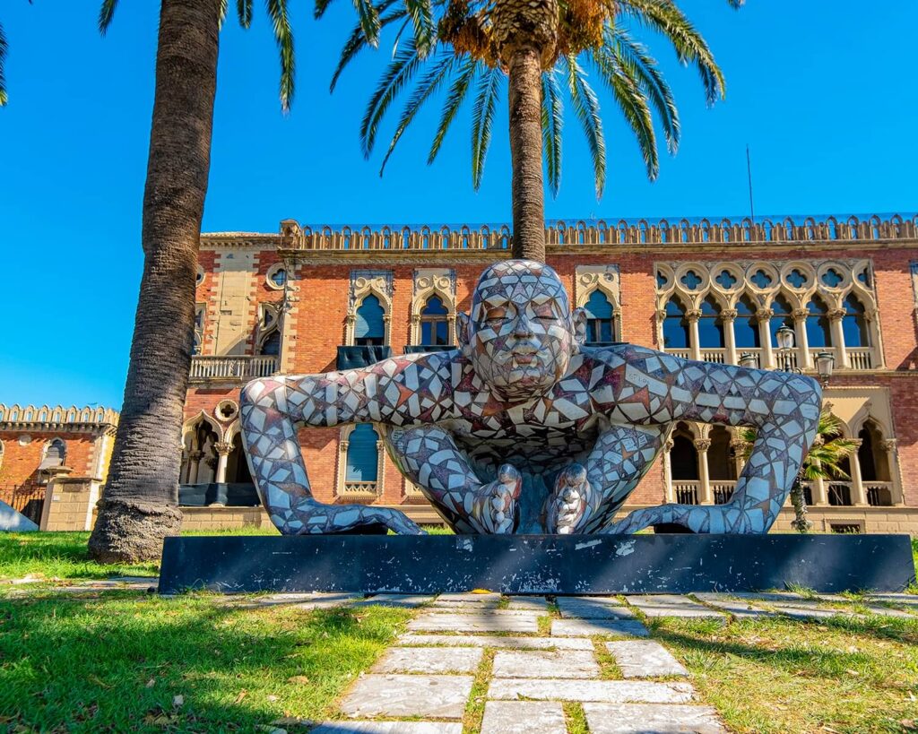 statue-lungormare falcomatà-costa viola-calabria