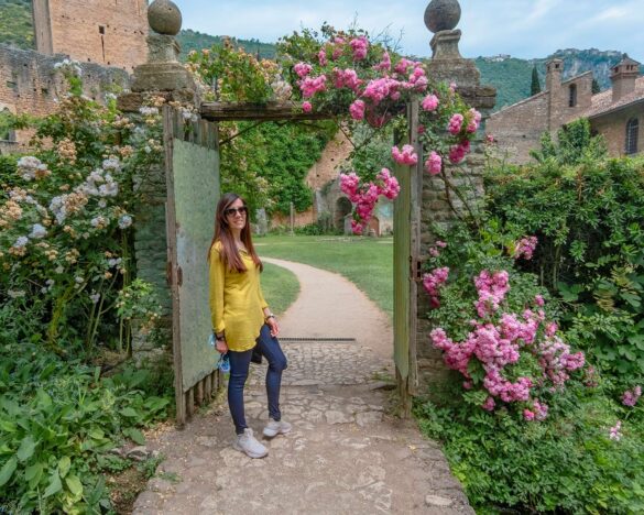 cancelllo-giardino di Ninfa-cisterna di Latina-lazio cancelllo-giardino di Ninfa-cisterna di Latina-lazio