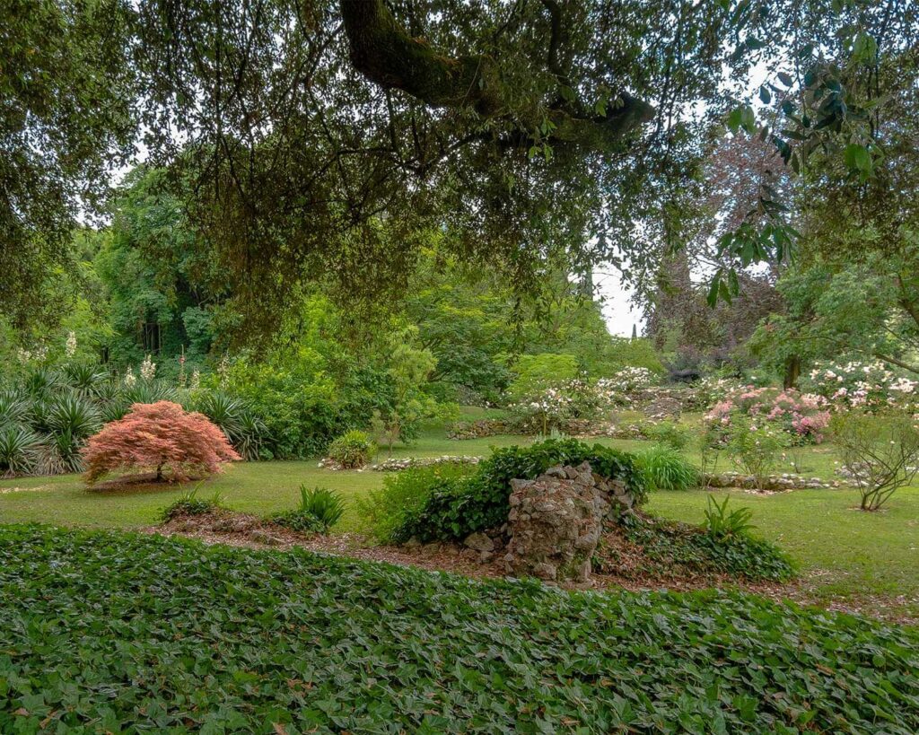 giardino di Ninfa-cisterna di Latina-lazio