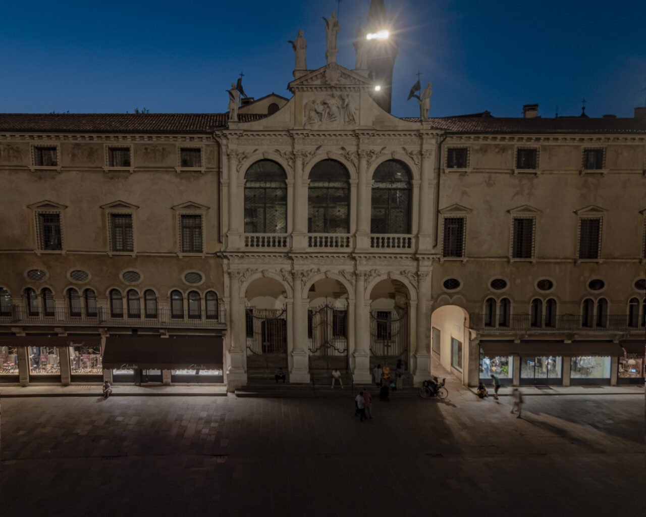 monte pietà vicenza-vicenza piazza-veneto