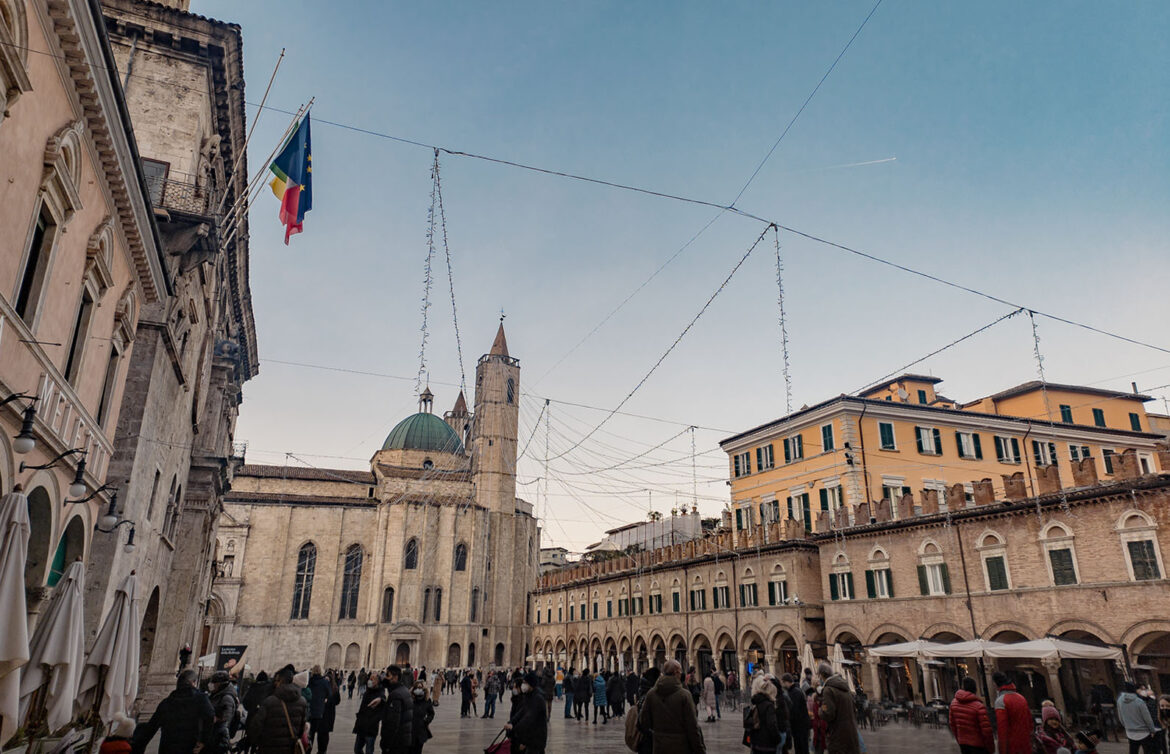 cosa vedere ad Ascoli Piceno-Ascoli Piceno-Piazza del Popolo
